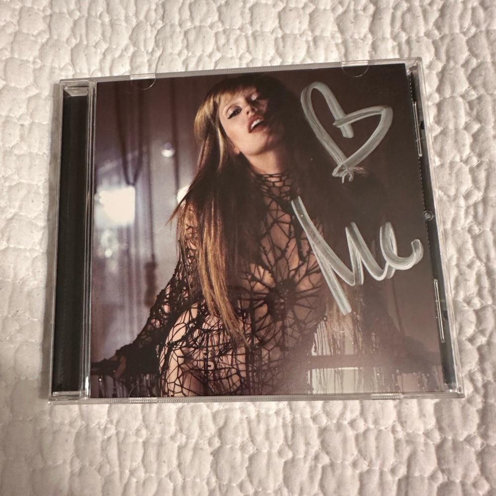 SIGNED MILEY CYRUS CD